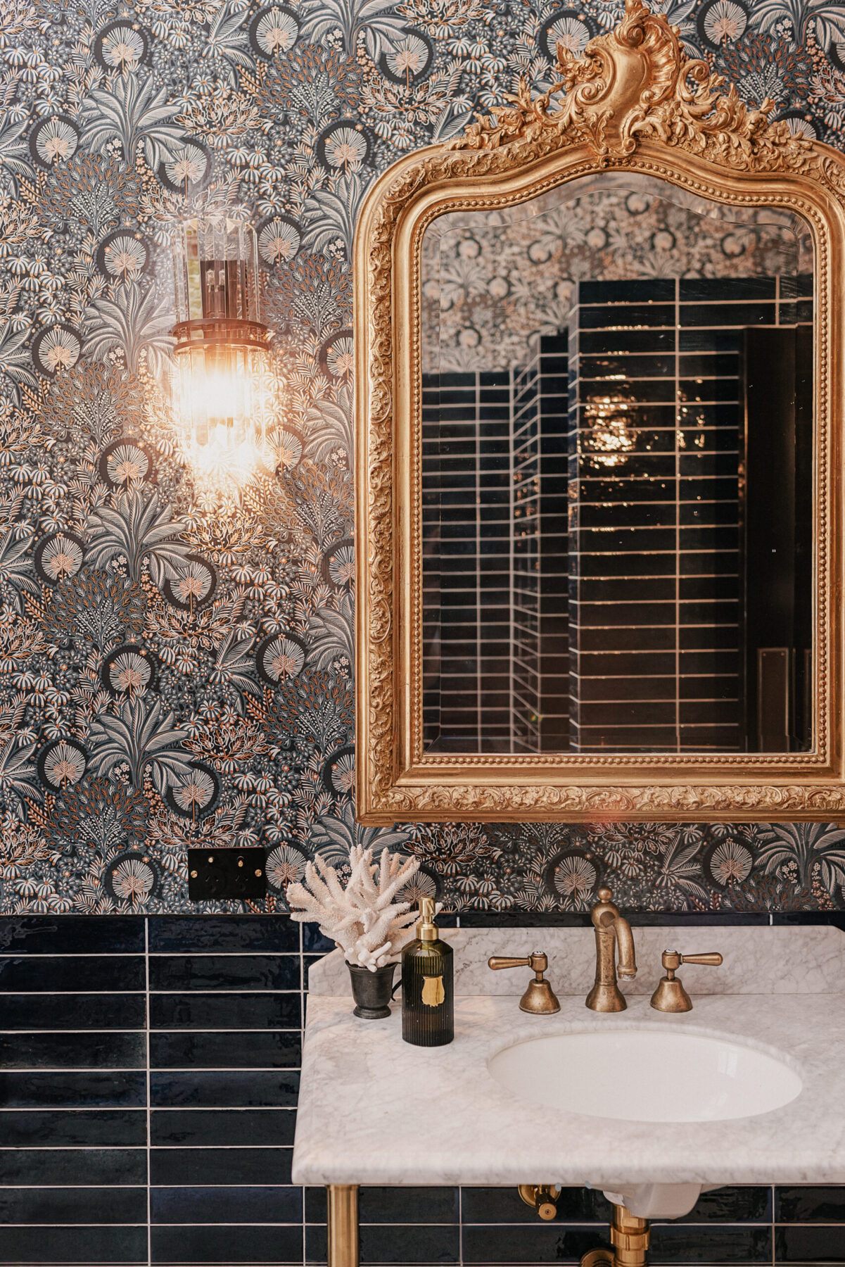 Interior Curation<br />
& Styling